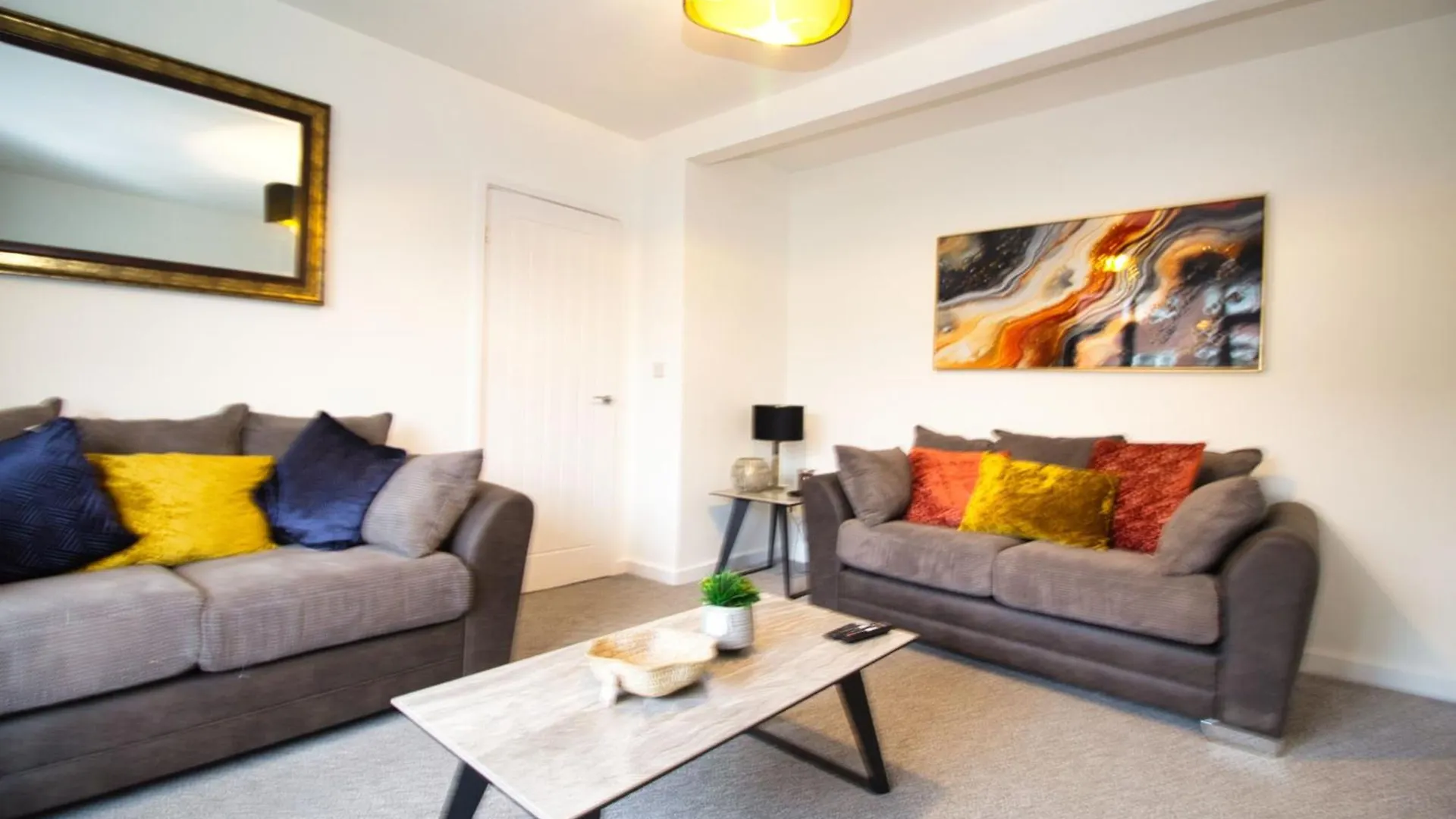 Spacious 3 Bed House - Newly Refurbished Rotherham Casa vacanze