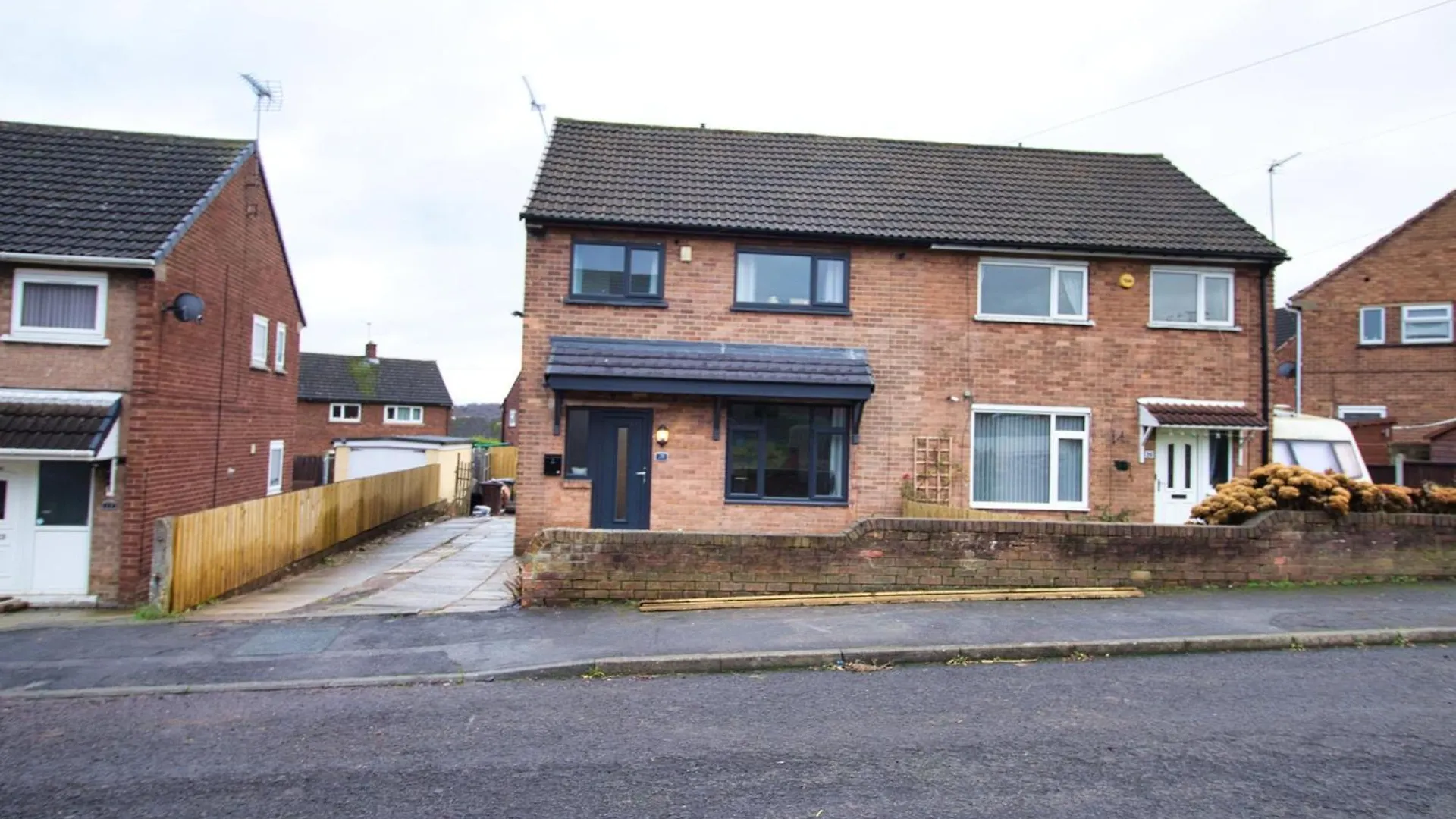 Spacious 3 Bed House - Newly Refurbished Rotherham